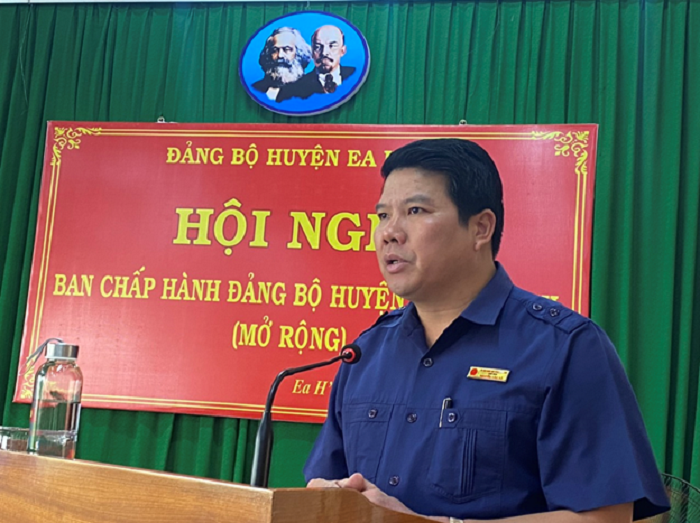 Hoi nghi Ban Chap hanh Dang bo huyen mo rong lan thu 12 2
